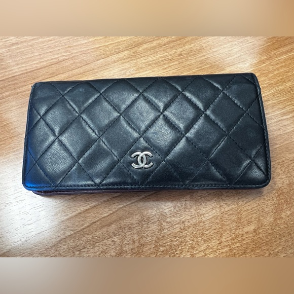 Chanel long lambskin wallet - Picture 2 of 14
